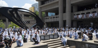 School of Medicine faculty, students and residents take part in #WhiteCoats4BlackLives